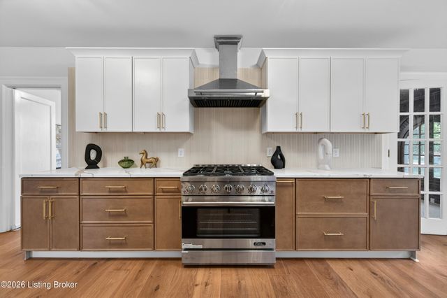 2530 Broadmeade Rd, Louisville, KY 40205