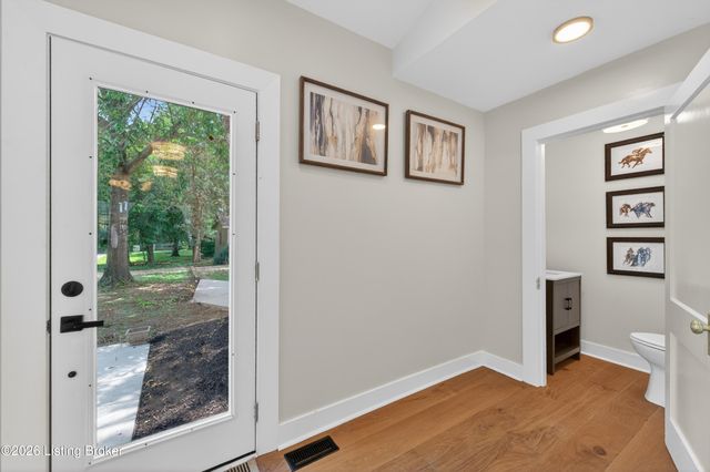 2530 Broadmeade Rd, Louisville, KY 40205