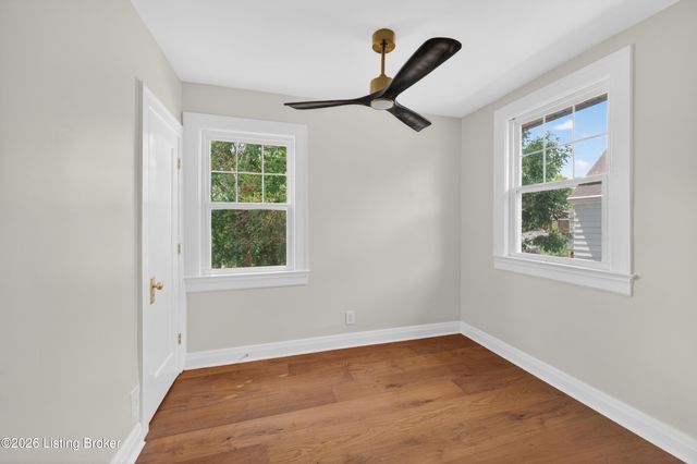 2530 Broadmeade Rd, Louisville, KY 40205