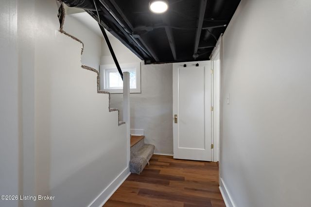 2530 Broadmeade Rd, Louisville, KY 40205