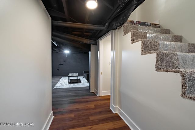 2530 Broadmeade Rd, Louisville, KY 40205