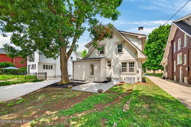 2530 Broadmeade Rd, Louisville, KY 40205