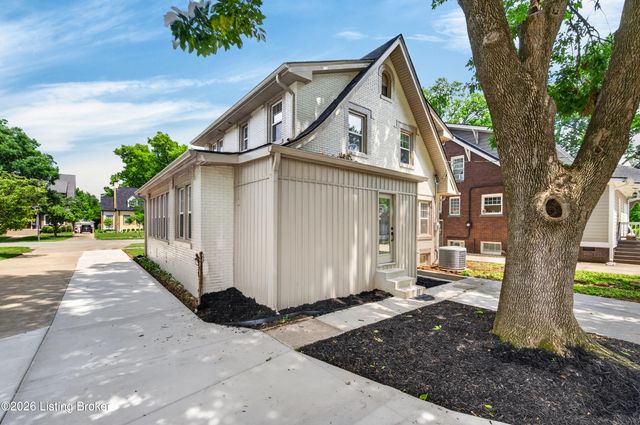 2530 Broadmeade Rd, Louisville, KY 40205