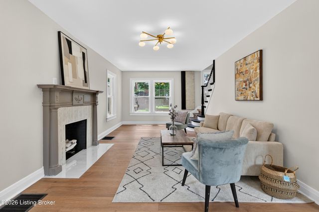 2530 Broadmeade Rd, Louisville, KY 40205