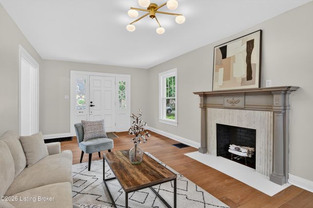 2530 Broadmeade Rd, Louisville, KY 40205
