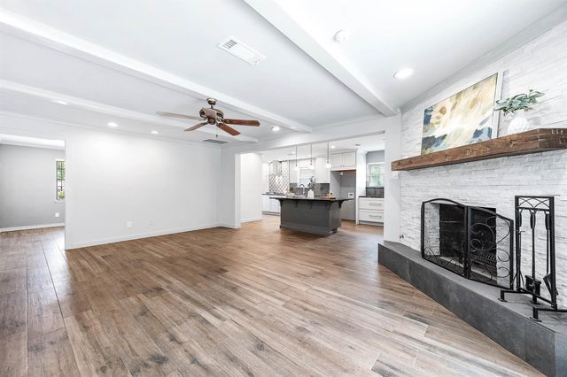 6030 Warm Springs Road, Houston, TX 77035