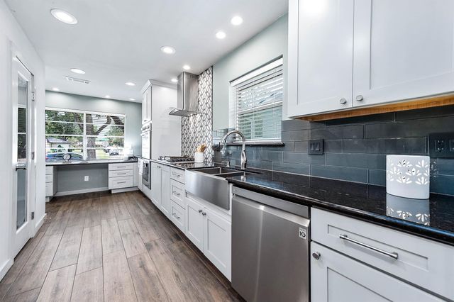 6030 Warm Springs Road, Houston, TX 77035