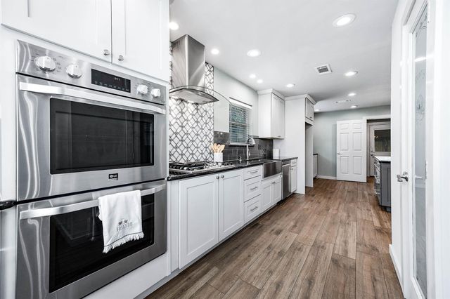 6030 Warm Springs Road, Houston, TX 77035