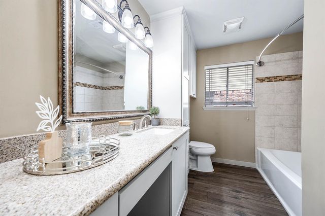 6030 Warm Springs Road, Houston, TX 77035