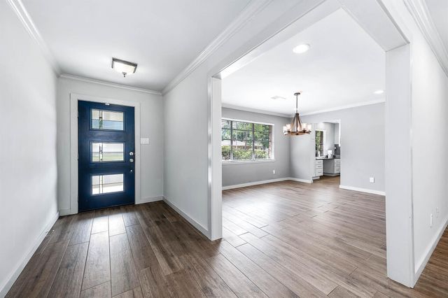 6030 Warm Springs Road, Houston, TX 77035