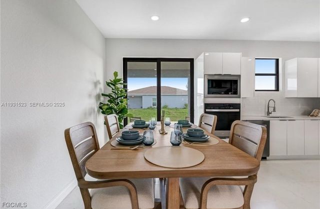 8106 OLIVE CT, La Belle, FL 33935