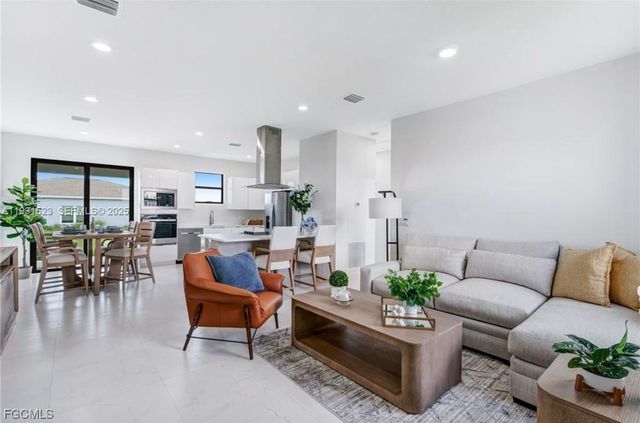 8106 OLIVE CT, La Belle, FL 33935