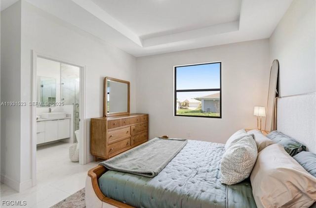 8106 OLIVE CT, La Belle, FL 33935