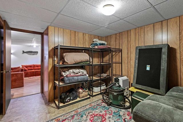 812 KAY KOURT, Neenah, WI 54952