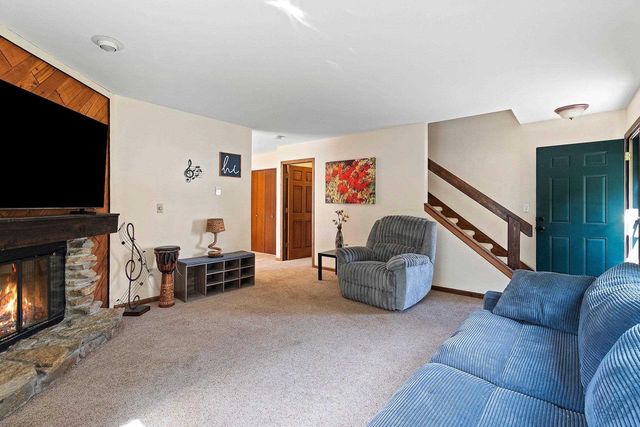 812 KAY KOURT, Neenah, WI 54952