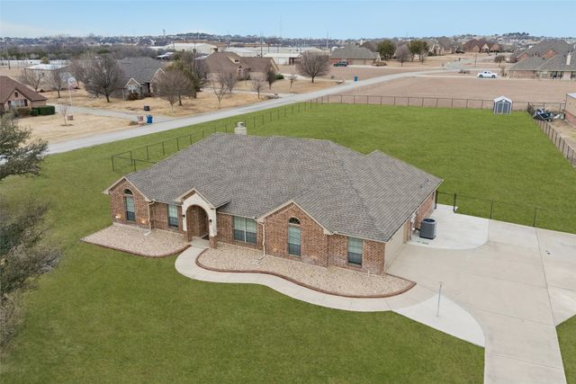 118 Deertail Drive, Azle, TX 76020