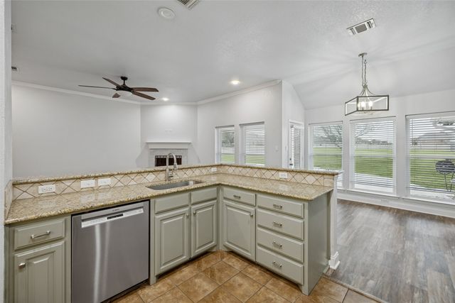 118 Deertail Drive, Azle, TX 76020