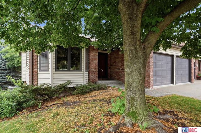 722 Lancashire Court, Lincoln, NE 68510
