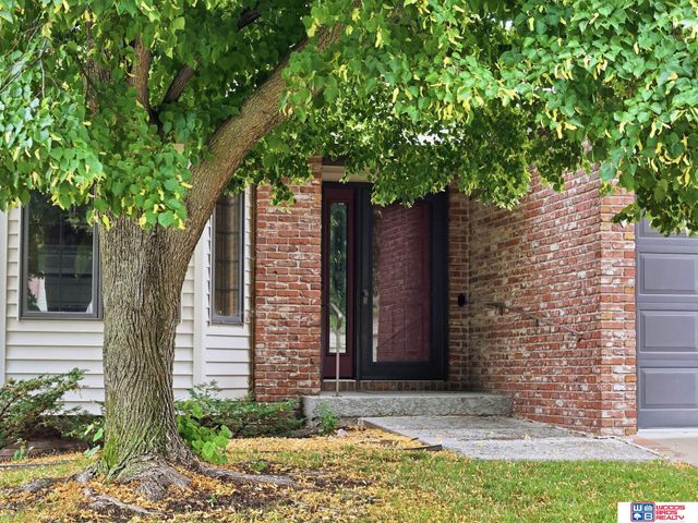 722 Lancashire Court, Lincoln, NE 68510