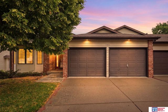 722 Lancashire Court, Lincoln, NE 68510