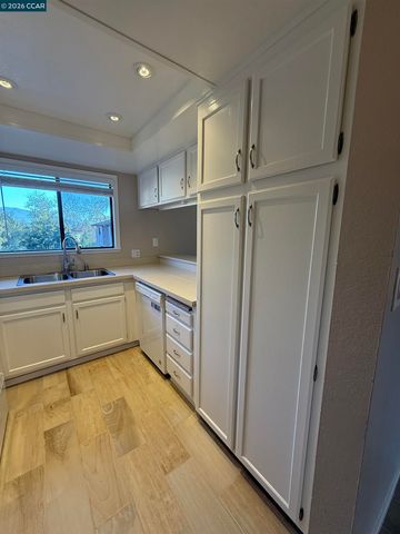 2055 Sierra Rd 12, Concord, CA 94518