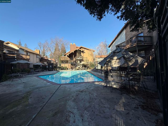 2055 Sierra Rd 12, Concord, CA 94518
