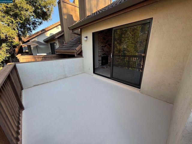 2055 Sierra Rd 12, Concord, CA 94518