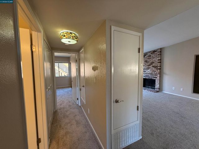 2055 Sierra Rd 12, Concord, CA 94518