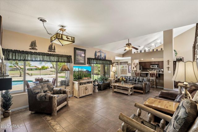 4002 N SAN GABRIEL Circle, Mesa, AZ 85215