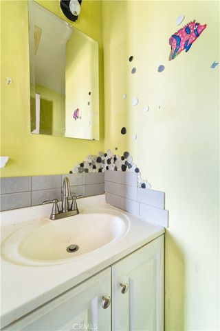 56617 Massachusets, Landers, CA 92285