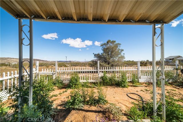 56617 Massachusets, Landers, CA 92285