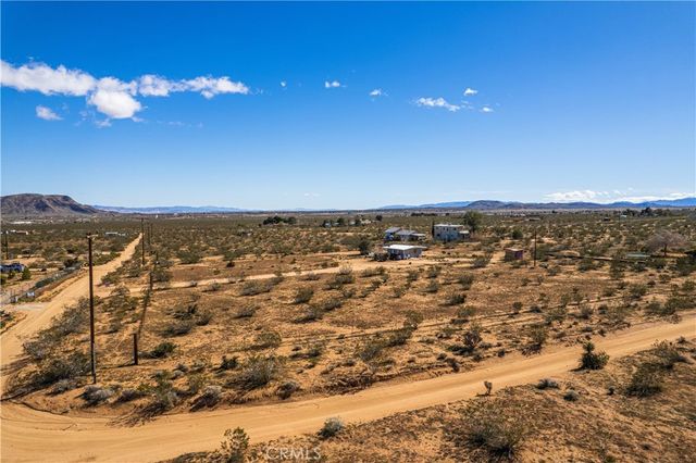 56617 Massachusets, Landers, CA 92285