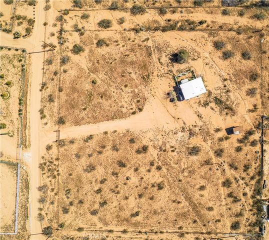 56617 Massachusets, Landers, CA 92285