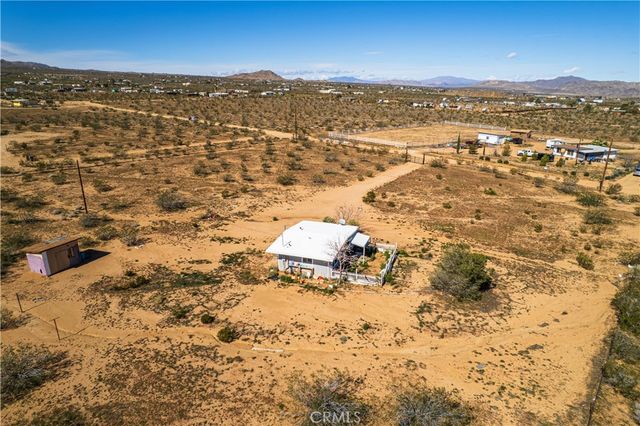 56617 Massachusets, Landers, CA 92285