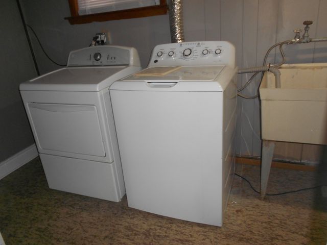 5820 S Rutherford Avenue, Chicago, IL 60638