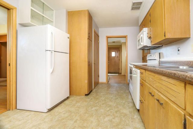 1112 Elm Street S, Moorhead, MN 56560