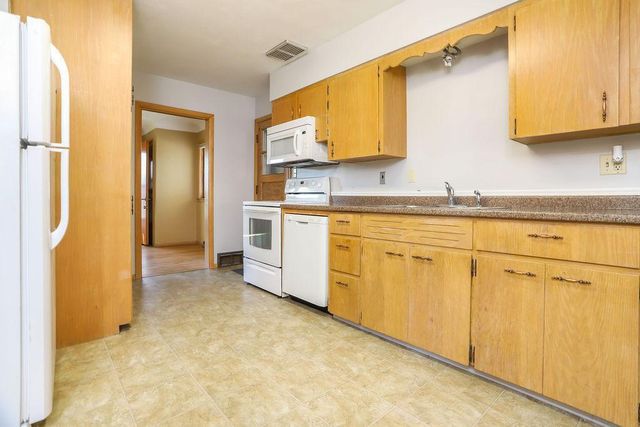 1112 Elm Street S, Moorhead, MN 56560