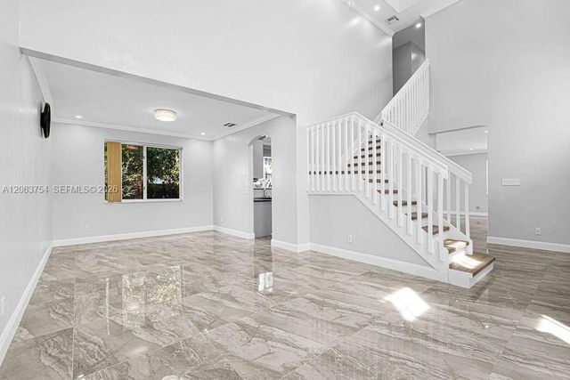1623 E Harmony Lake Cir, Davie, FL 33324