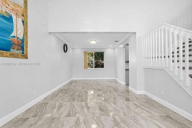 1623 E Harmony Lake Cir, Davie, FL 33324