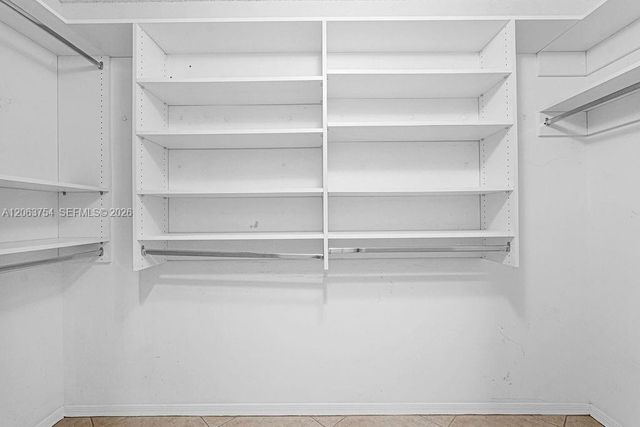 1623 E Harmony Lake Cir, Davie, FL 33324