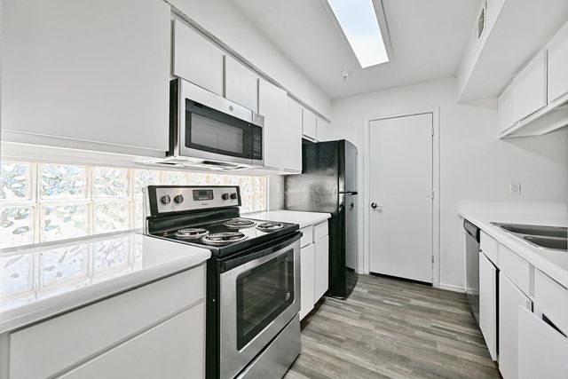 3065 N 67th Avenue Apt 212, Phoenix, AZ 85033