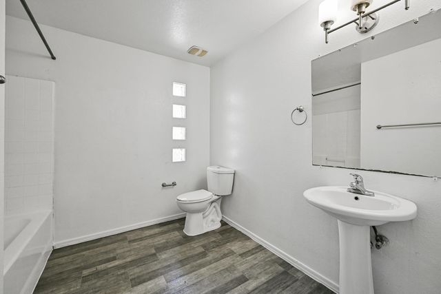 3065 N 67th Avenue Apt 212, Phoenix, AZ 85033