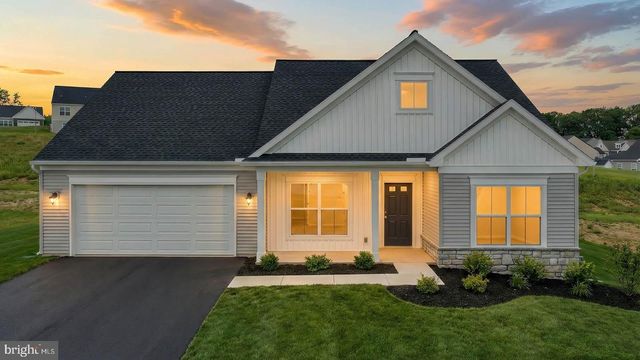 609 LILLIANA DR, Lebanon, PA 17046