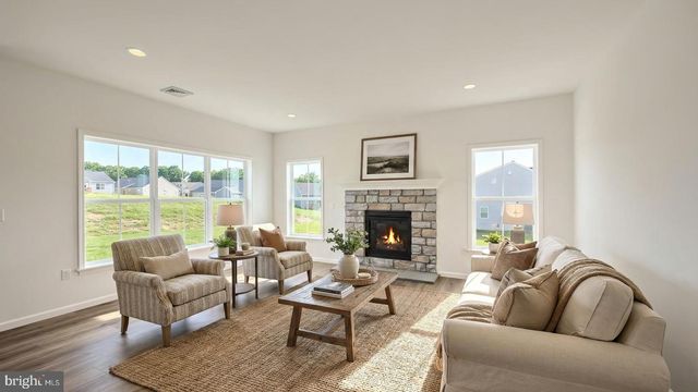 609 LILLIANA DR, Lebanon, PA 17046