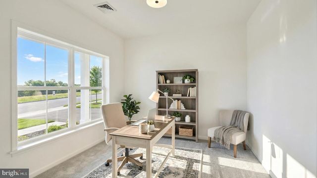 609 LILLIANA DR, Lebanon, PA 17046