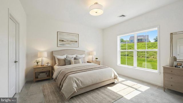 609 LILLIANA DR, Lebanon, PA 17046