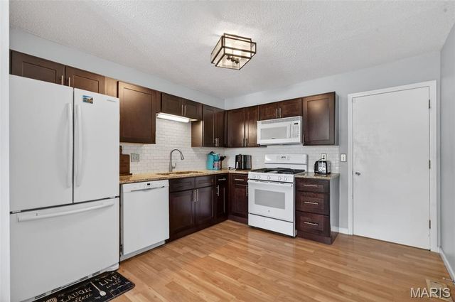 323 Devonshire Court, St Peters, MO 63376
