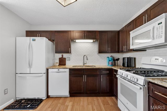 323 Devonshire Court, St Peters, MO 63376