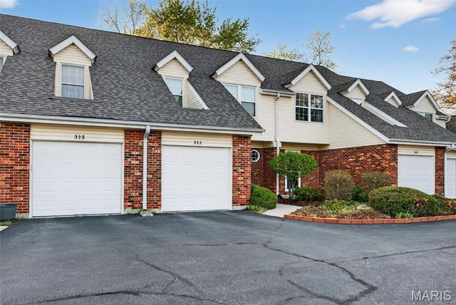 323 Devonshire Court, St Peters, MO 63376