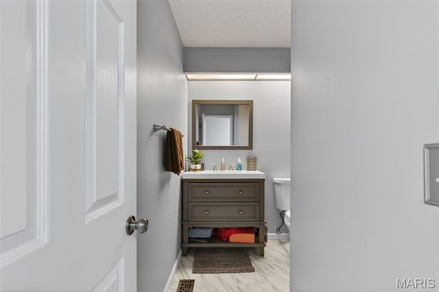 323 Devonshire Court, St Peters, MO 63376